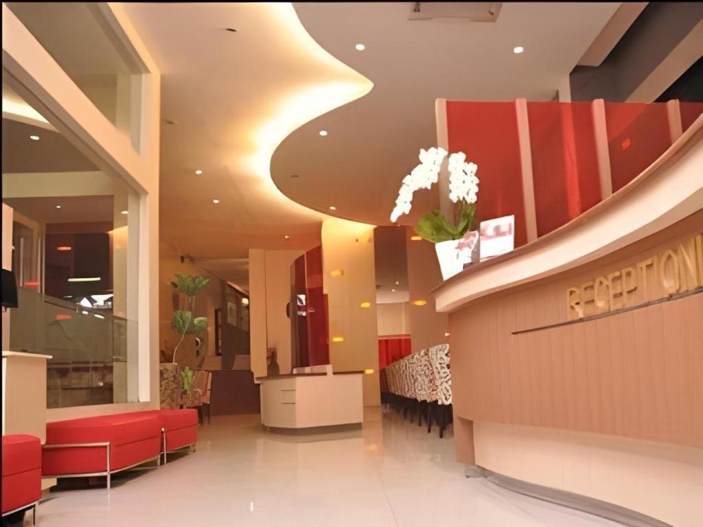 Scarlet Kebon Kawung Hotel Bandung Exterior photo