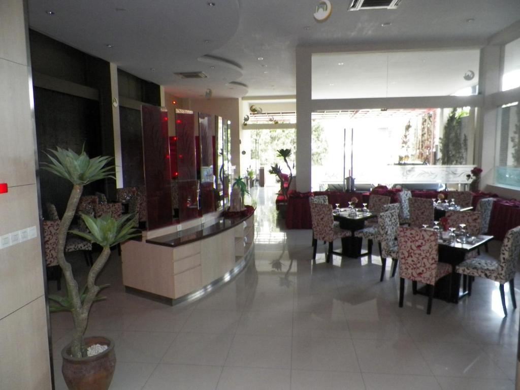 Scarlet Kebon Kawung Hotel Bandung Exterior photo